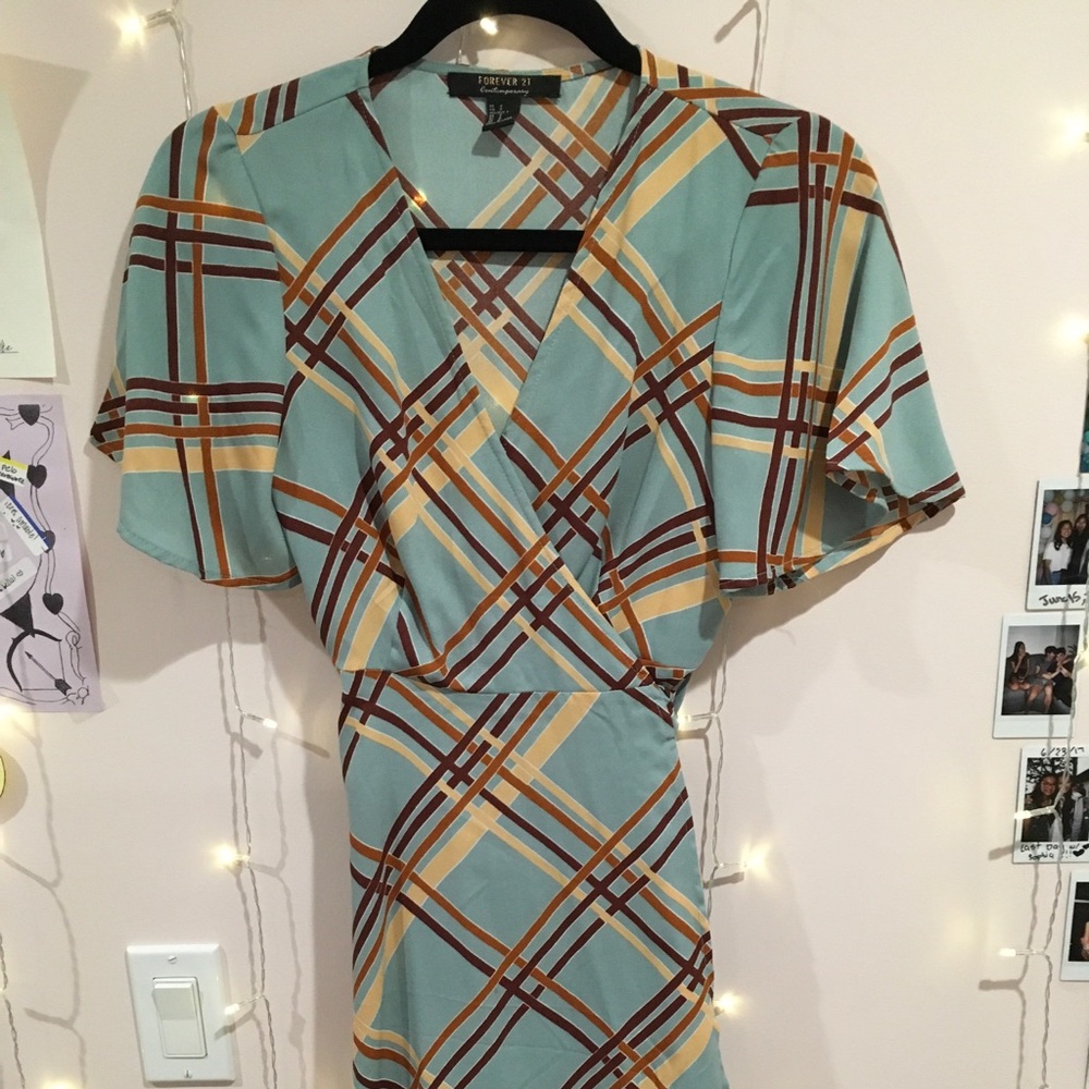 patterned wrap dress